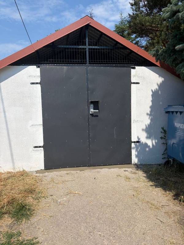 odnowiony boks śmietnikowy na Osiedlu Fabrycznym