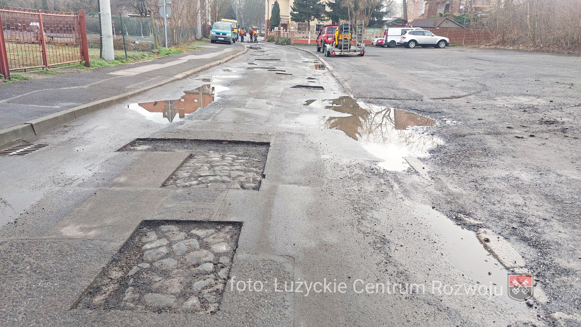 Miejskie ulice i drogi wymagają napraw. Właśnie ruszyły roboty